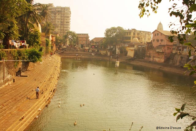 Banganga - immerse ashes in Mumbai